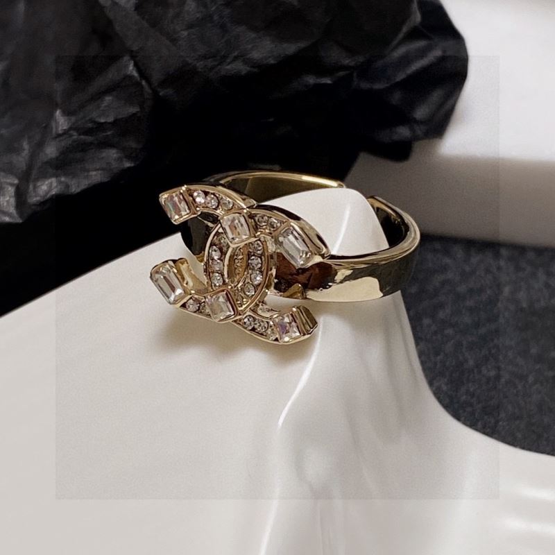 Ch**el rings